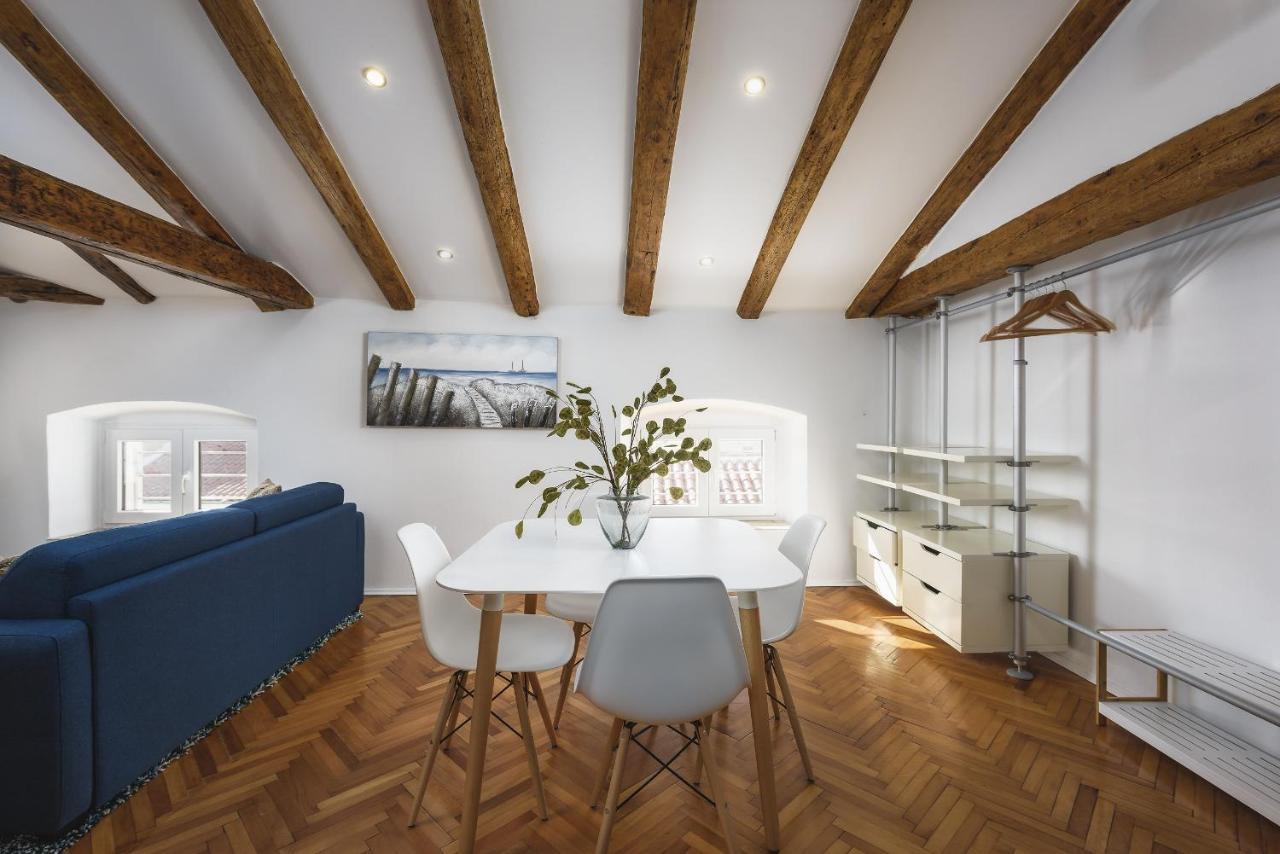 Urban Loft Old Town โปเรช ภายนอก รูปภาพ